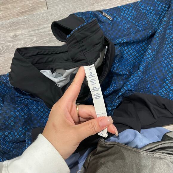 Lululemon Blue Athletic Shorts Size Medium - Picture 5 of 5